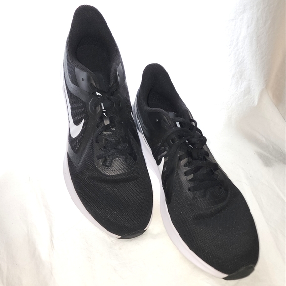 Nike Downshifter 11 Size 12 EUC - Picture 10 of 10